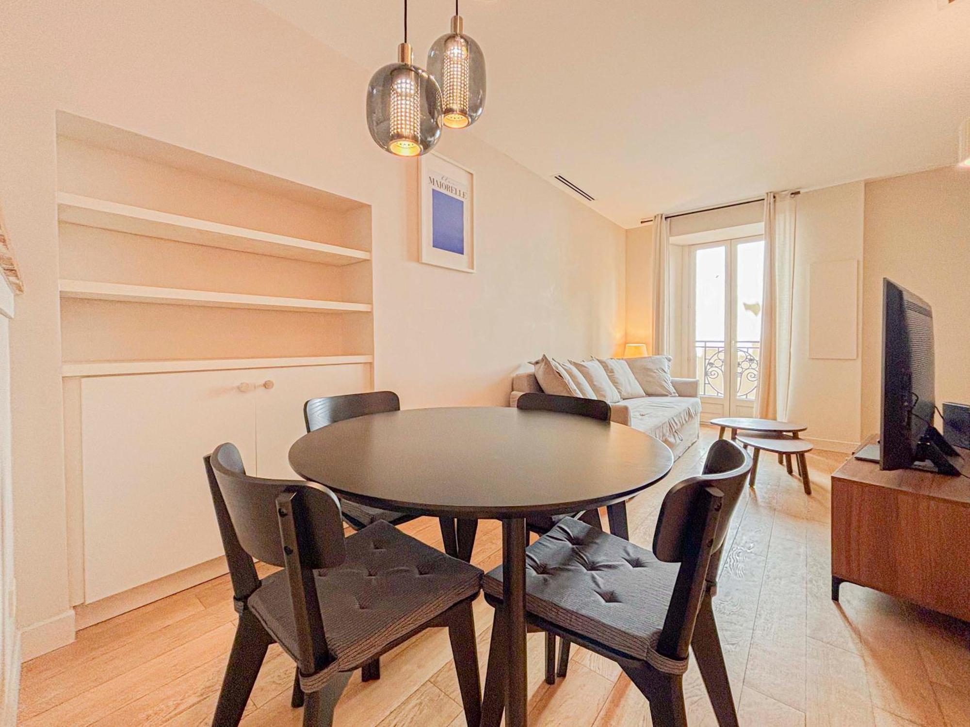 Petit Cocon Au Coeur Du Vieux-nice, Wifi, Ac, 2pers