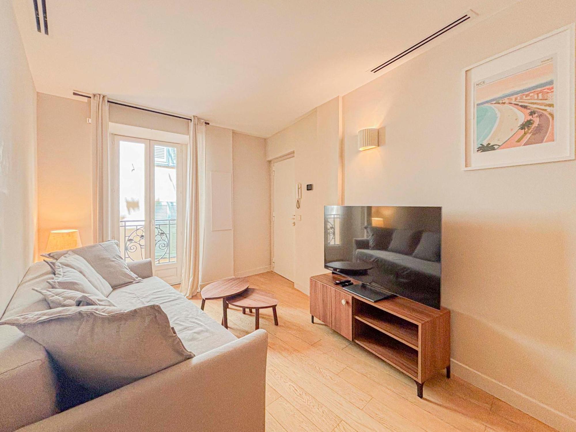 Petit Cocon Au Coeur Du Vieux-nice, Wifi, Ac, 2pers * Nice