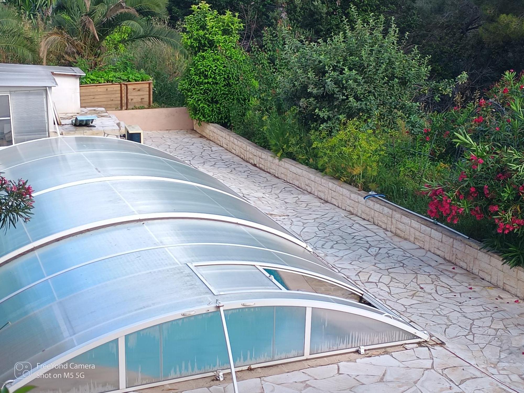 Grand At Don Quijote * Nice