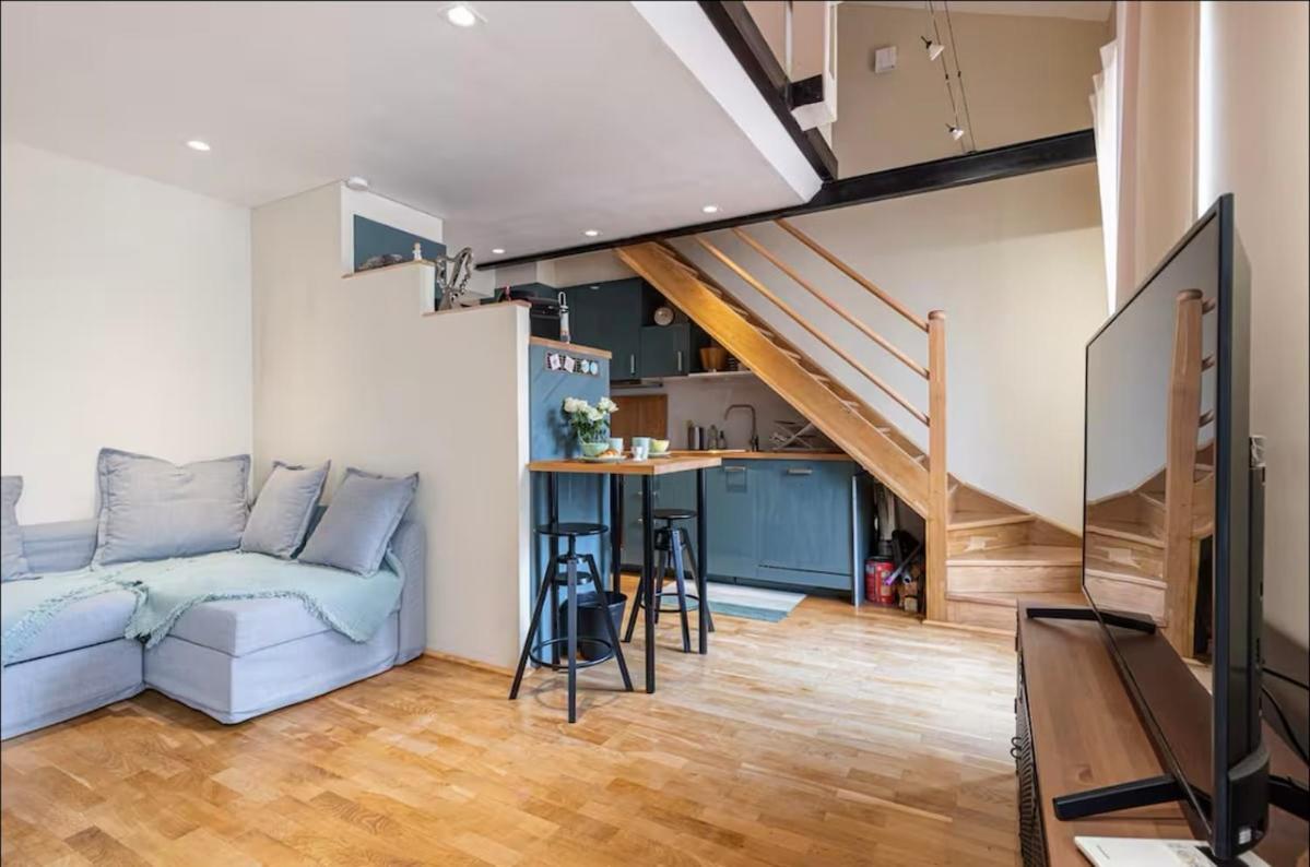 Duplex Center Of With Ac * Nice