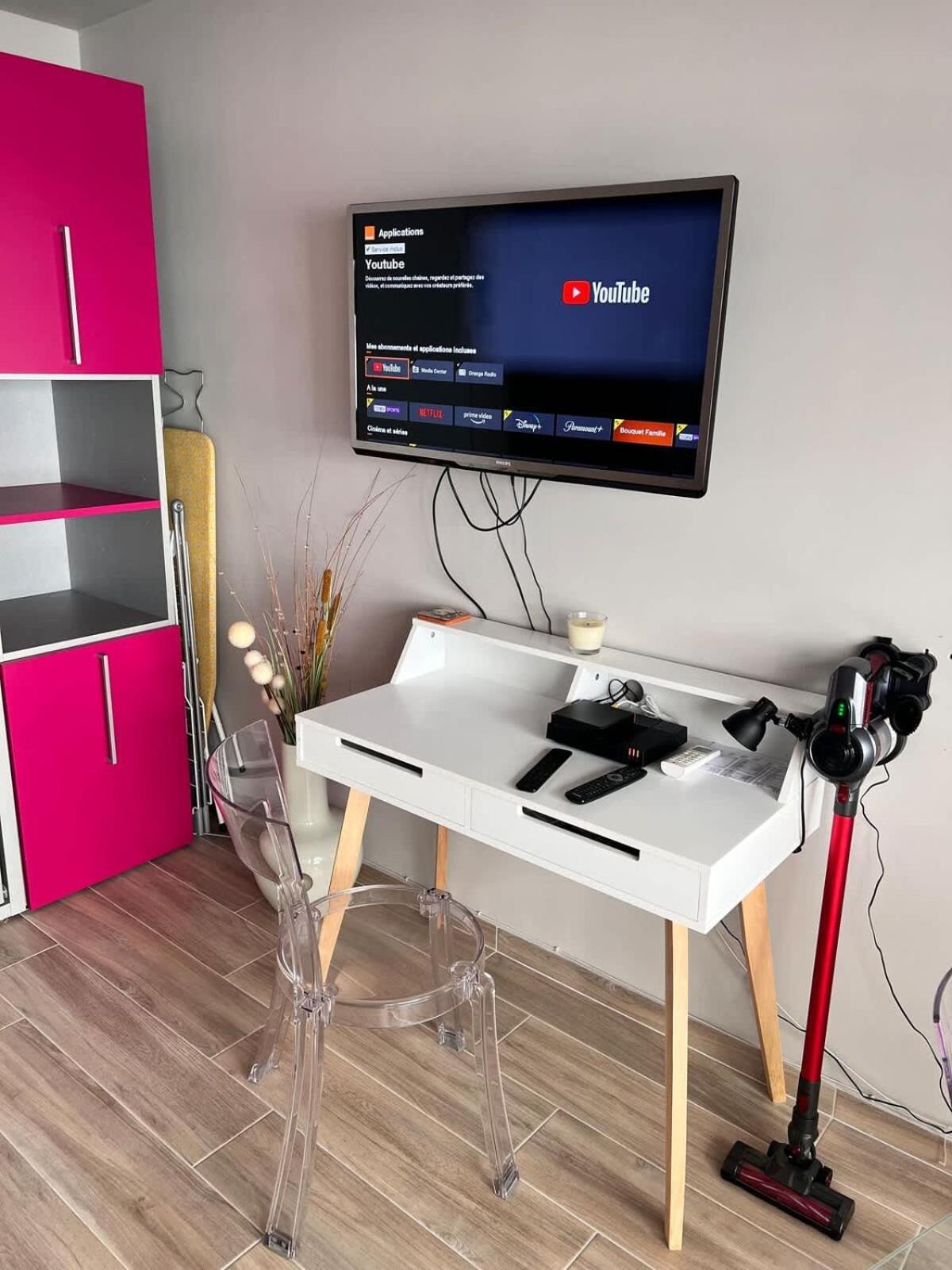 At The Heart Of Carre D'or 2 Mins Sea Wi-fi Holiday home *
