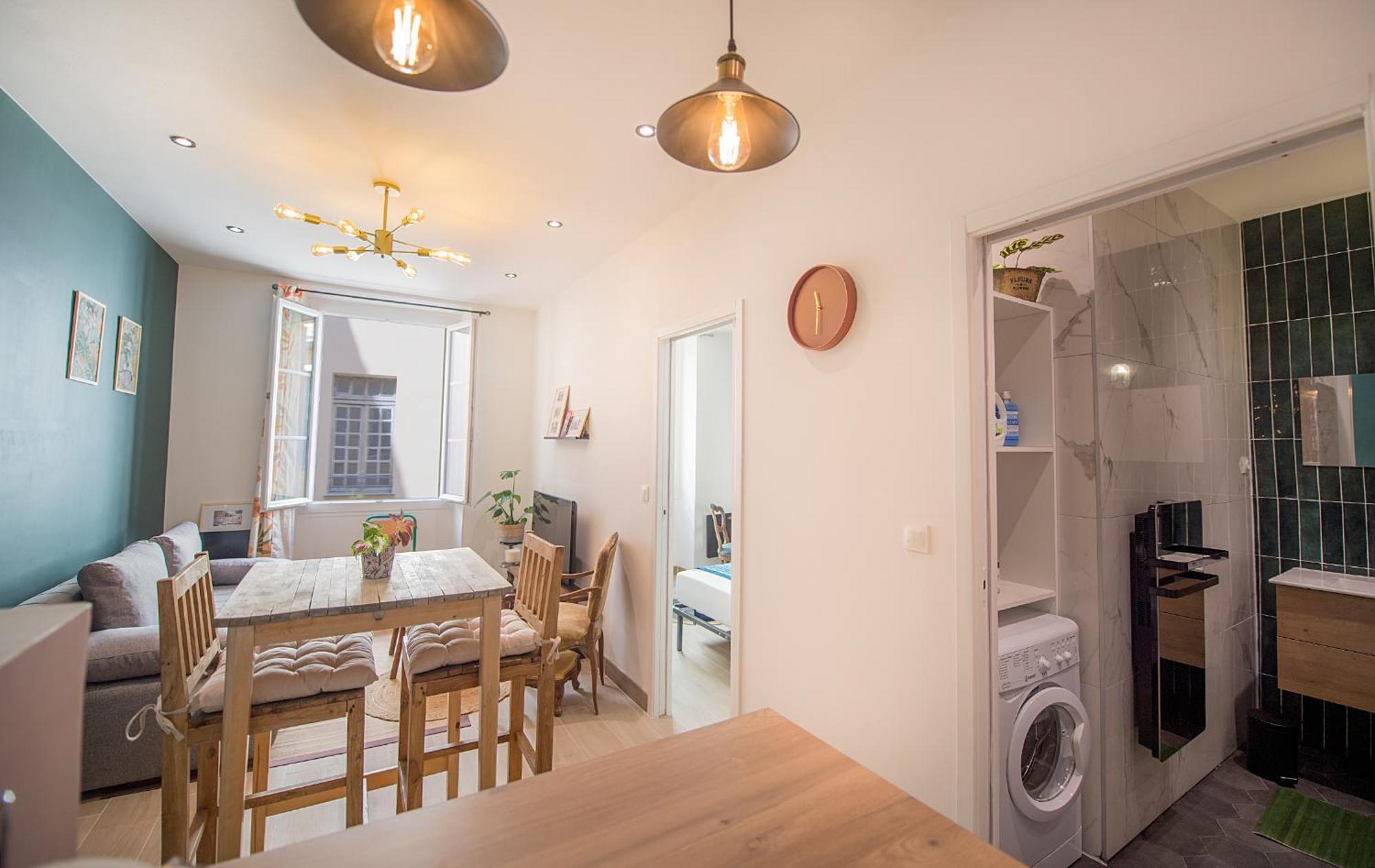 Tres Beau Duplex Dans Le Vieux Avec Clim/wifi *