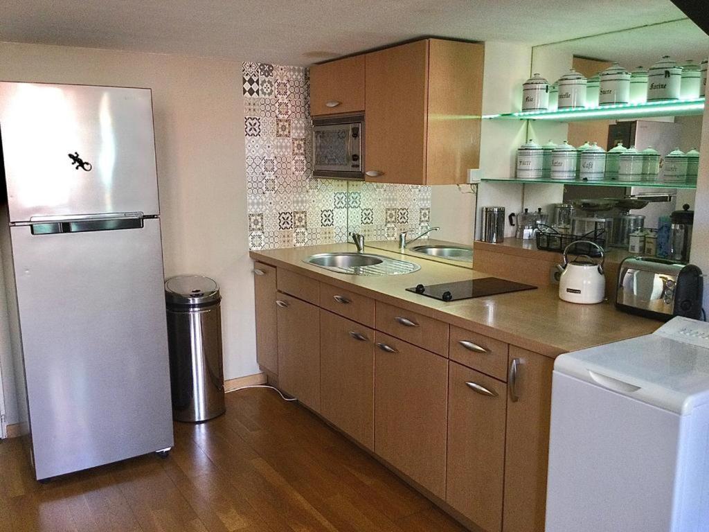 Apartment Spacious 3 Bed In The Heart Of