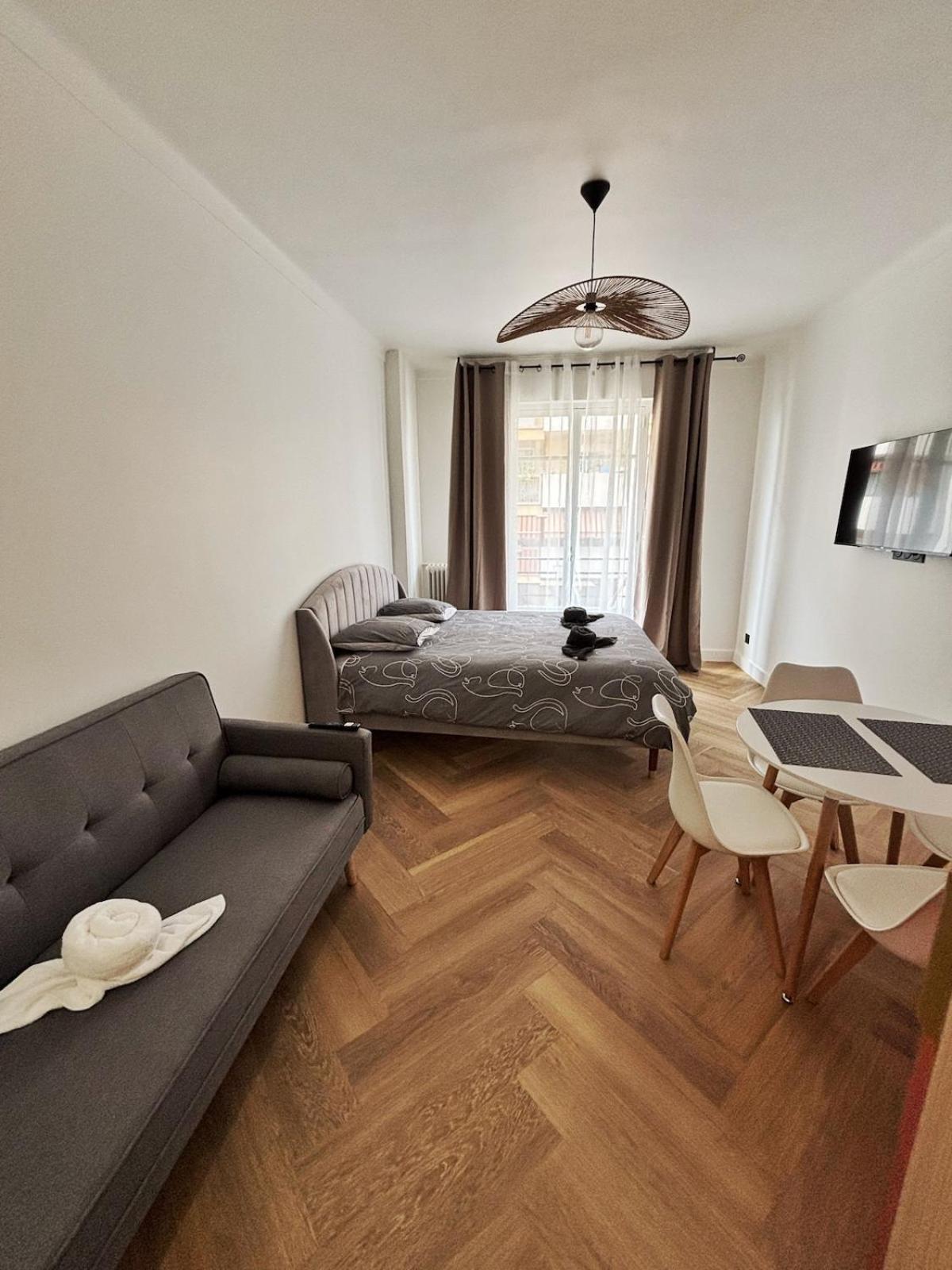 Apartment Charming In *