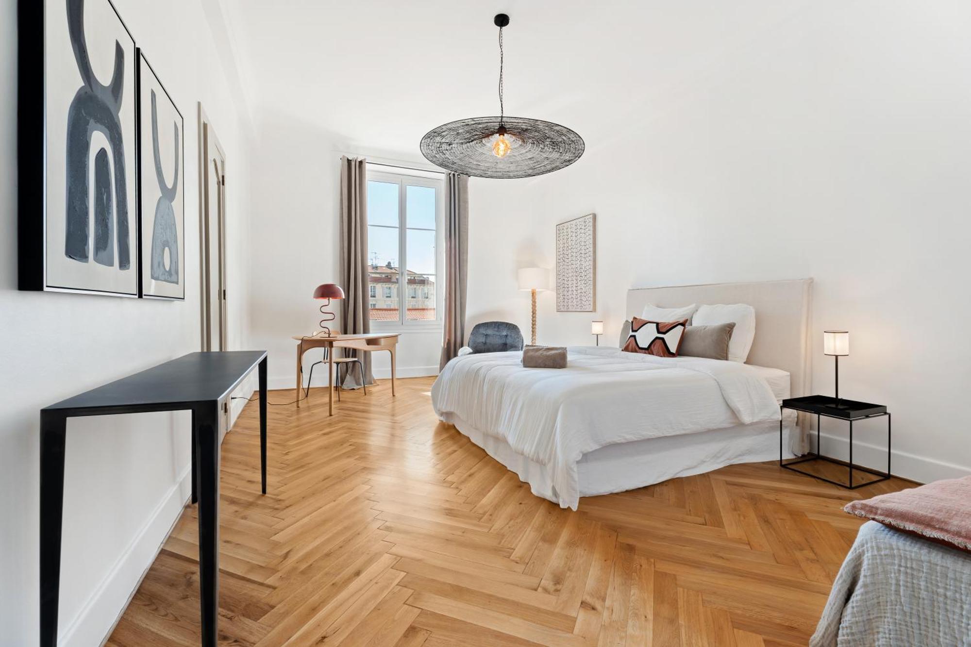 Apartment Renting - Victor - Historic Palace Luxury 3 Bedrooms Parking Nice