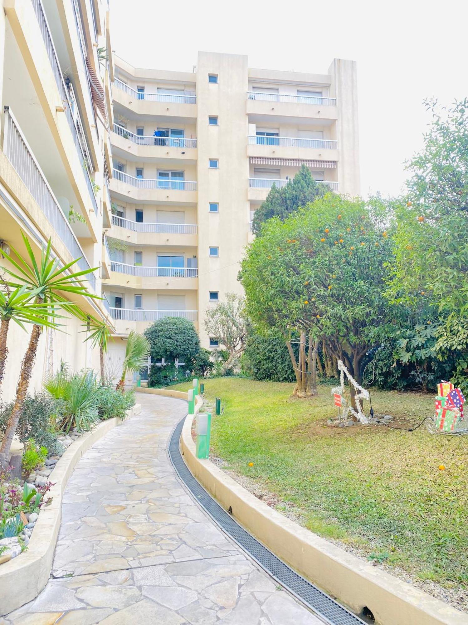 Apartment T2 Refait A Neuf 50m2