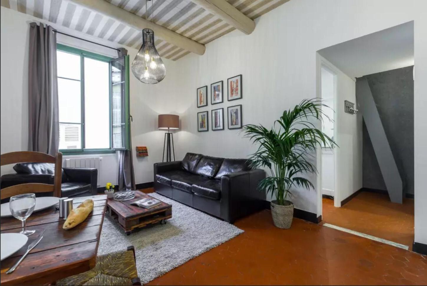 Apartment Authentique 2 Piece Dans Le Vieux-nice