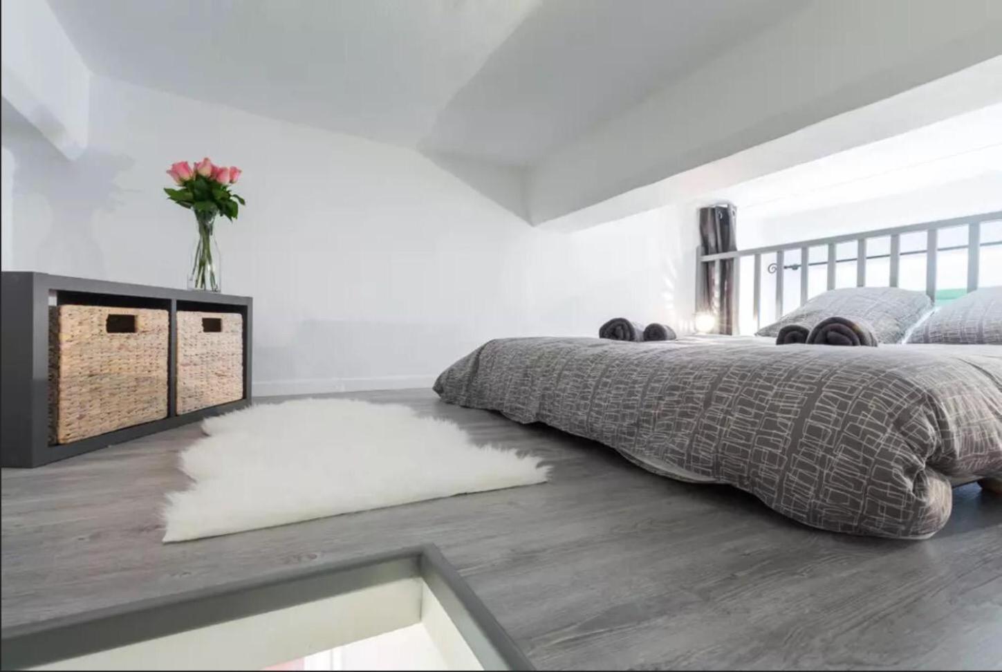 Authentique 2 Piece Dans Le Vieux-nice Apartment *