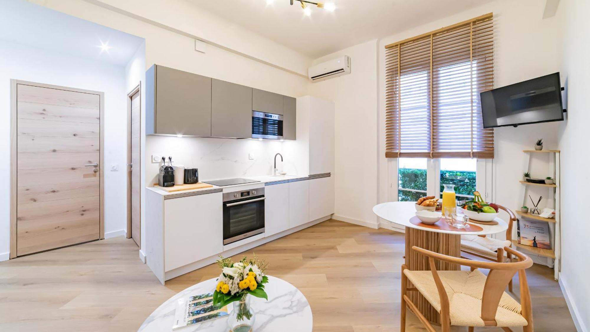 B G Cocon Meyerbeer - Grimaldi Promenade Des Angla Nice