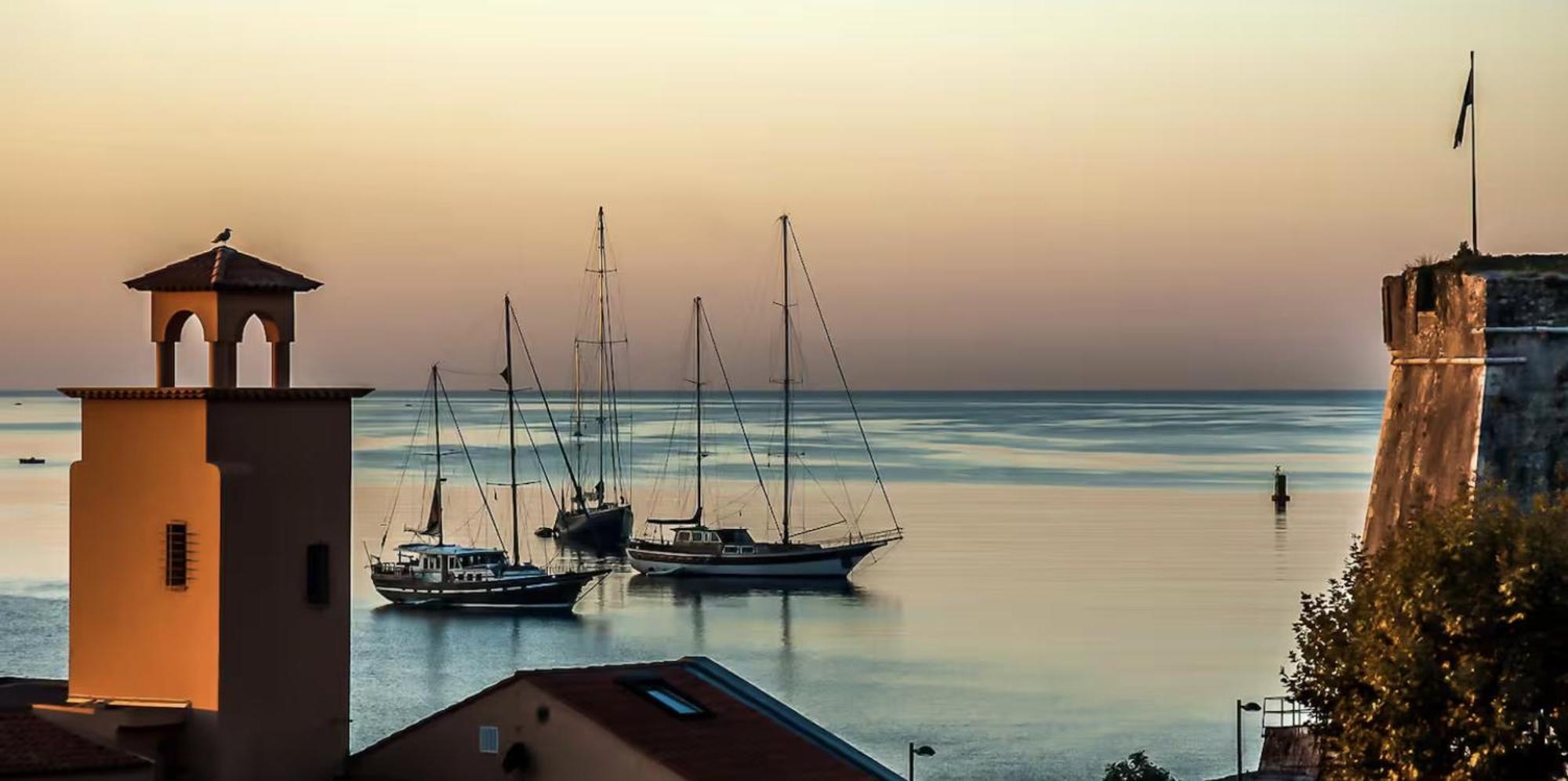 Colors A Cote De La Plage, De La Promenade Des Et De La Gare