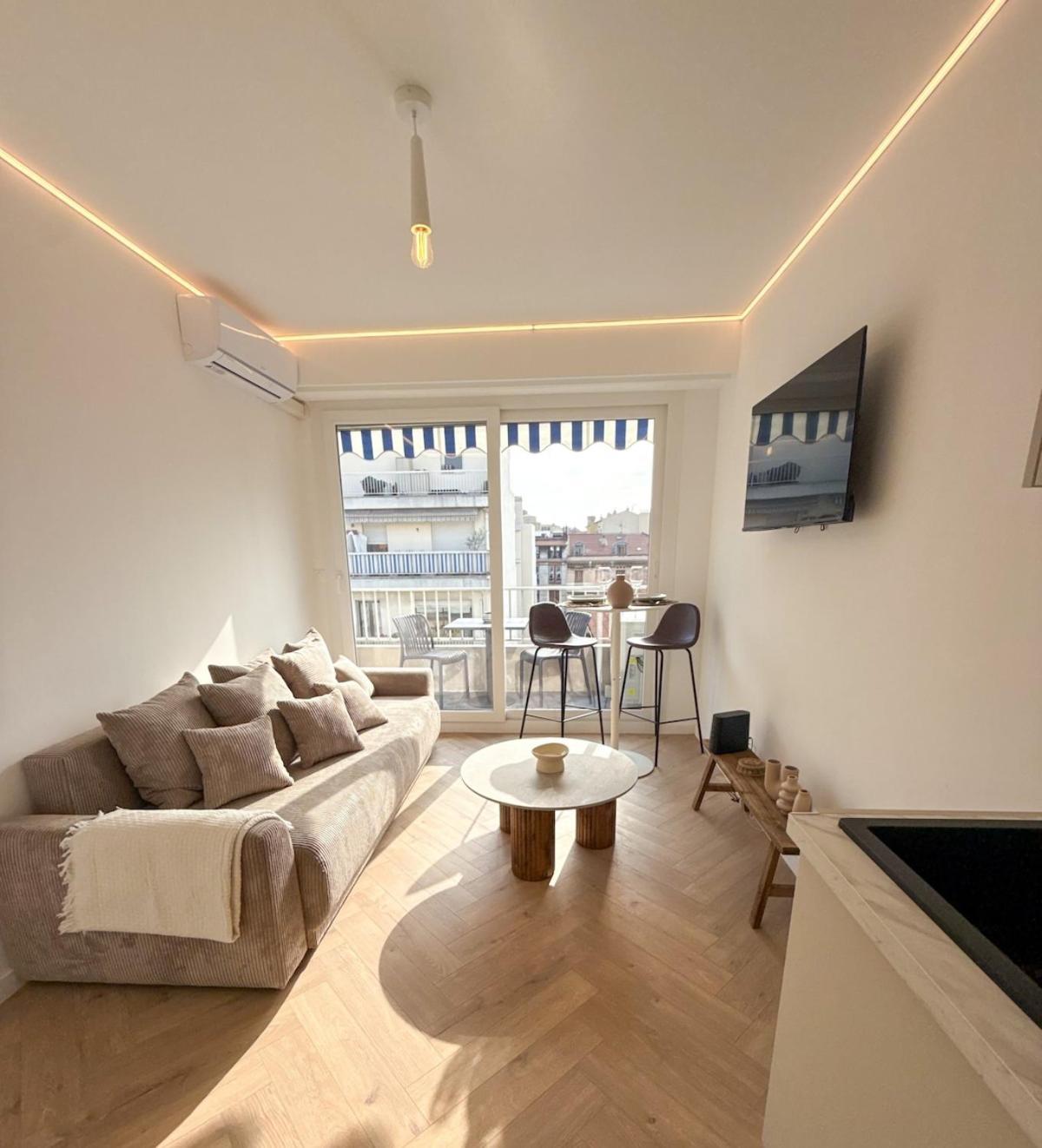 Apartment Port De Nice, 4pers Emplacement Ideal Equipe Balcon *