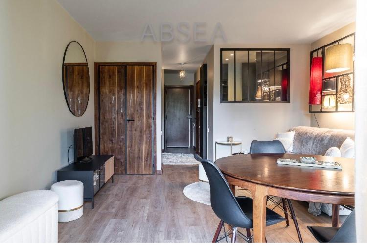 Renovated With Garden Pool Air Conditioning 4 Sleeps Appartement