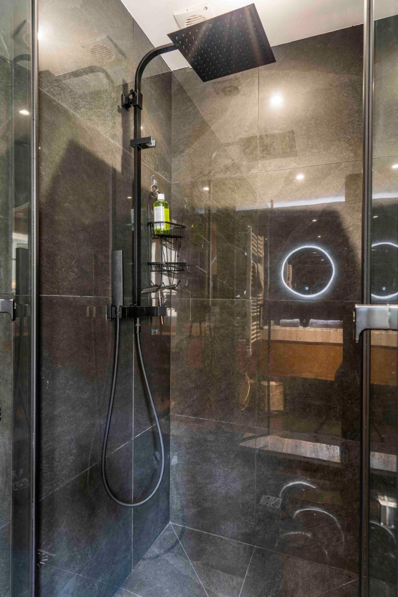 Apartment 2 Chambres, Balcons, Vue Imprenable, Climatisation - Palace Bleu *