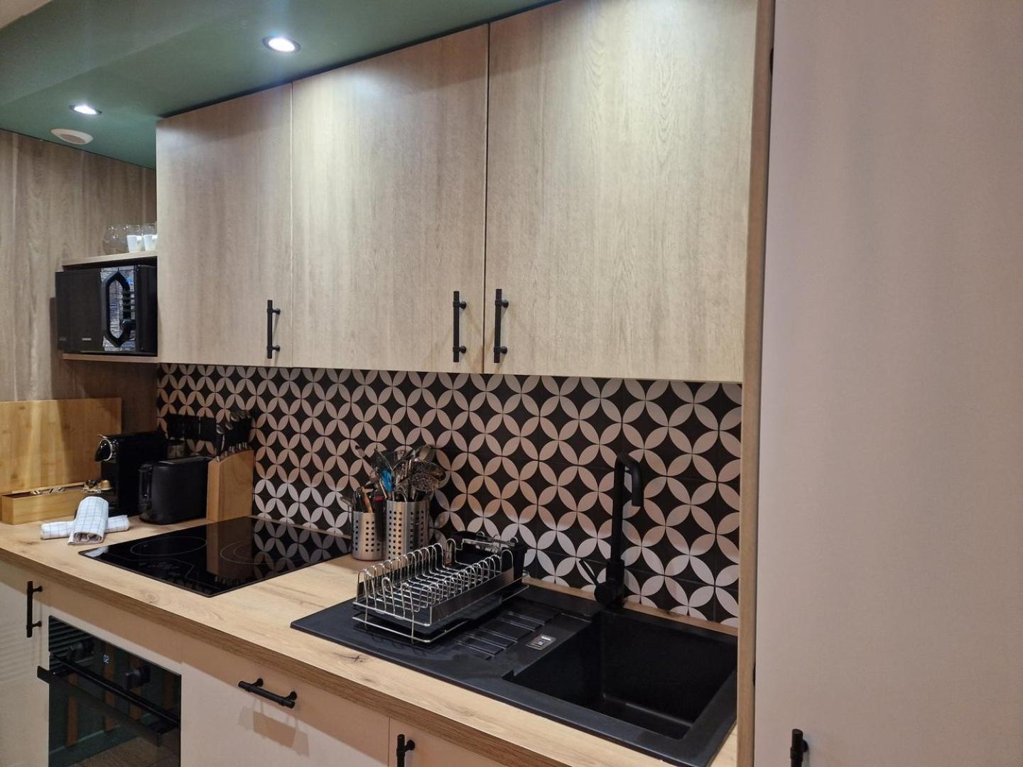 For 6 Guests In
