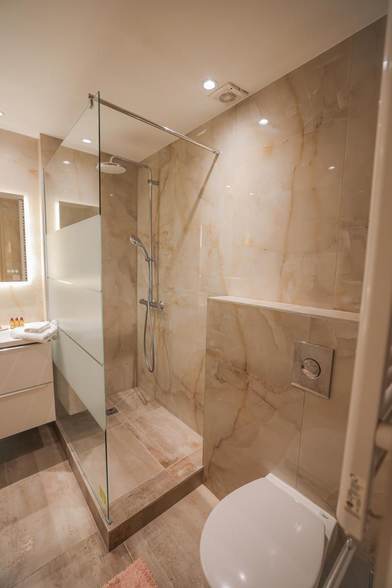 Apartment Azurappart Brilliant 2room, Massena