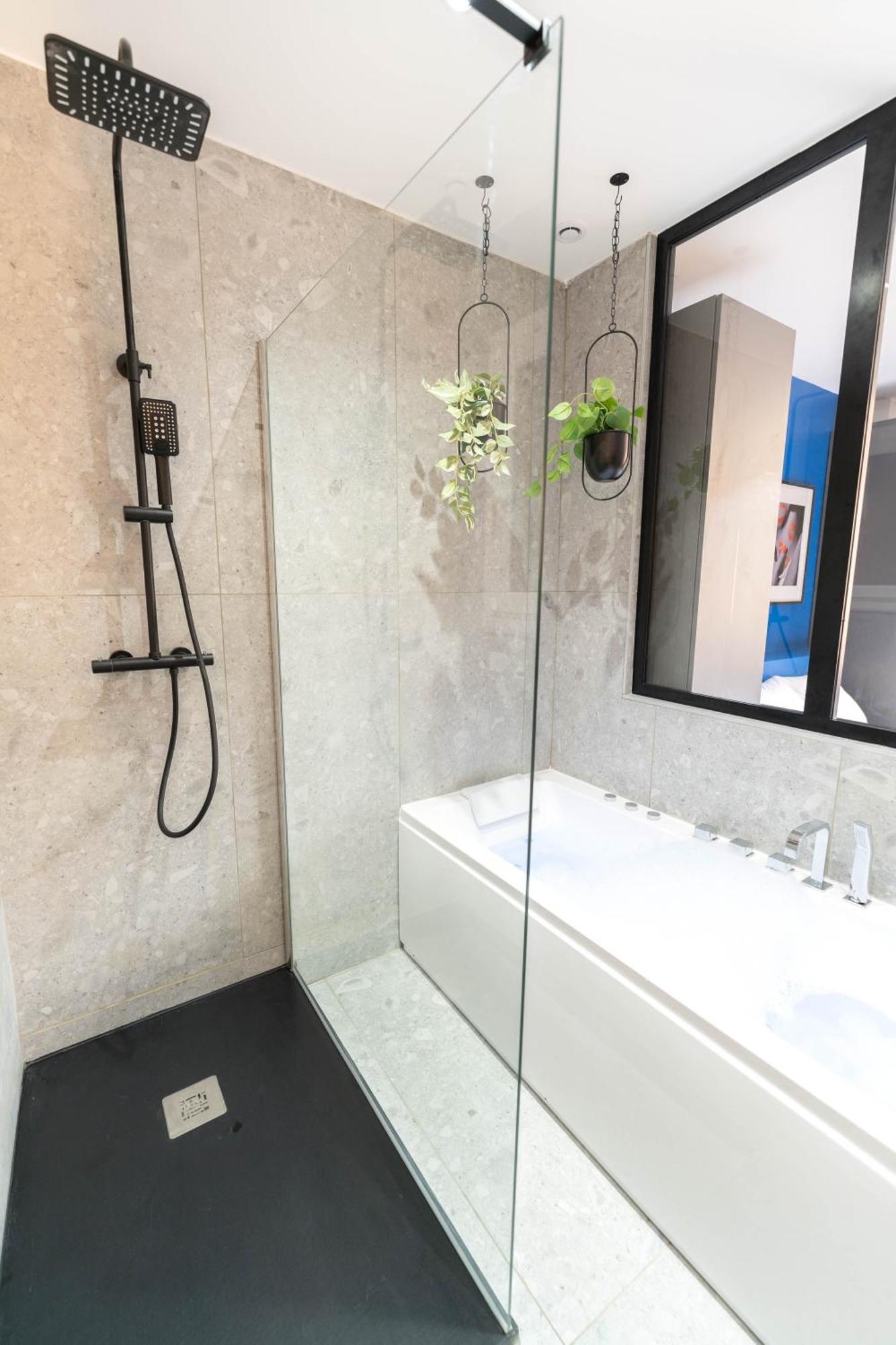 Apartment Magnifique Loft - Centre - Jacuzzi 2 *