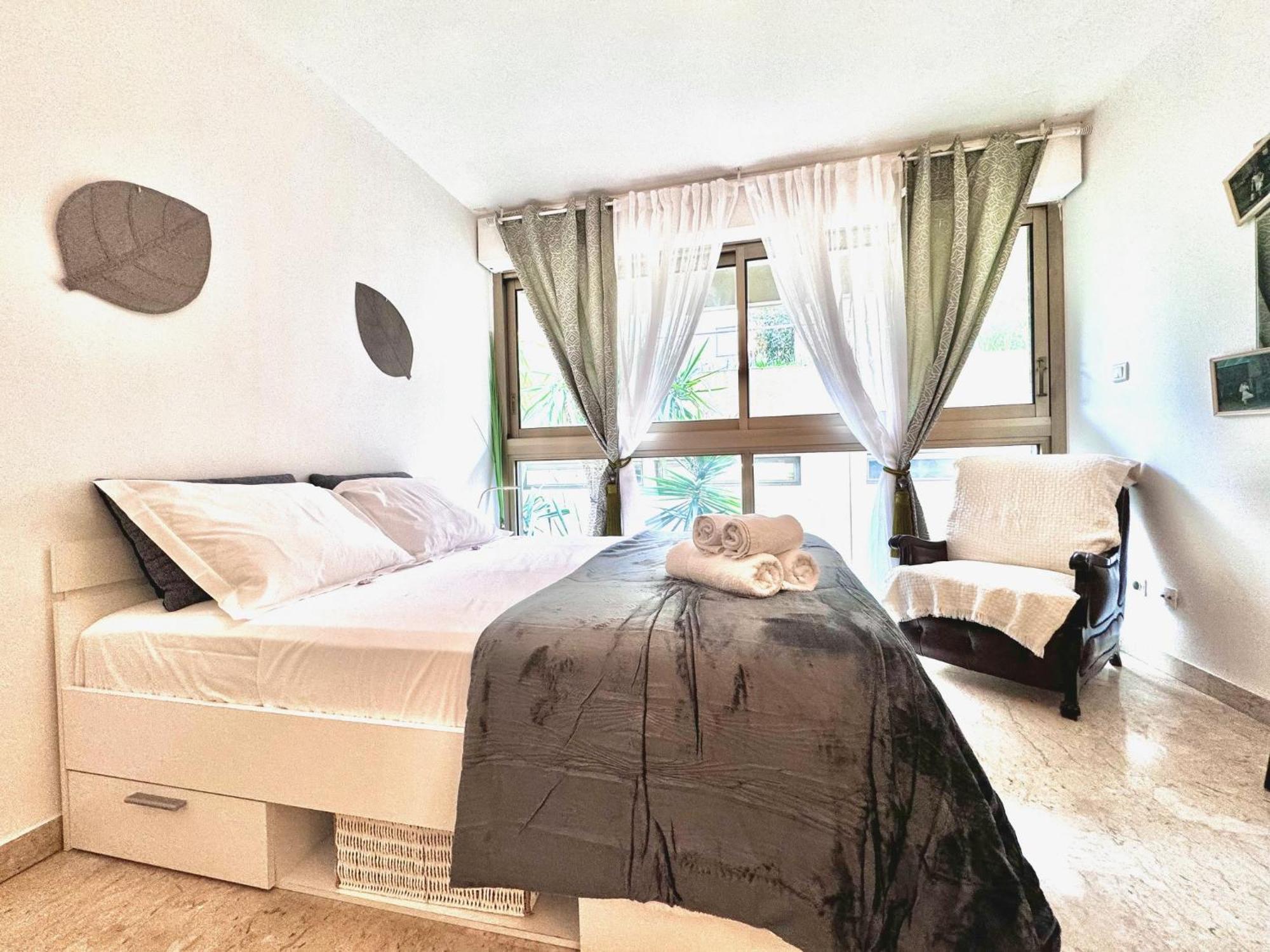 A G Cocon Massenet - Grimaldi - Promenade Des Angl * Nice