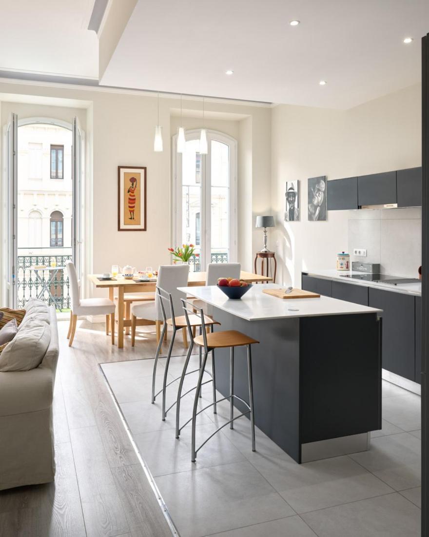 Sunlight - Gisele - Hyper Central, 1 Bedroom With Large Living