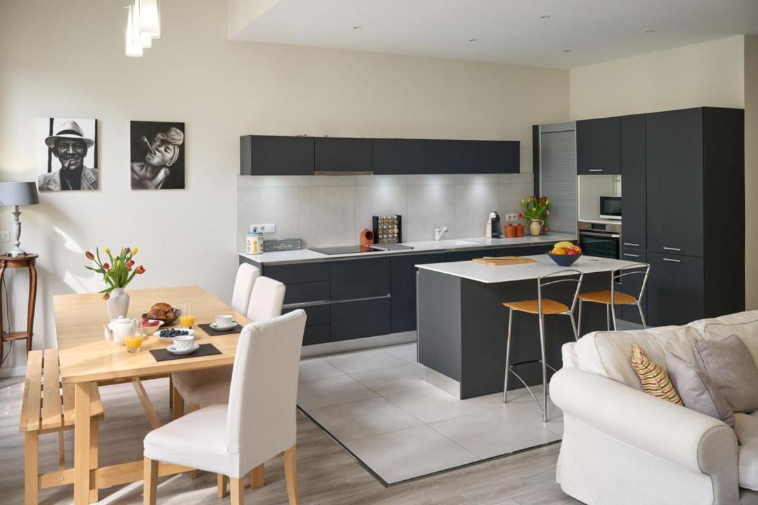 Apartment Sunlight - Gisele - Hyper Central, 1 Bedroom With Large Living Nice