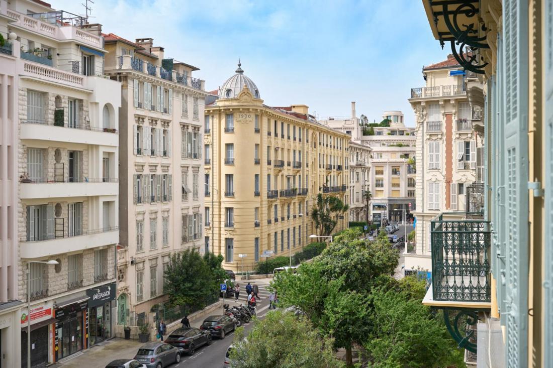 Sunlight - Gisele - Hyper Central, 1 Bedroom With Large Living Apartment *