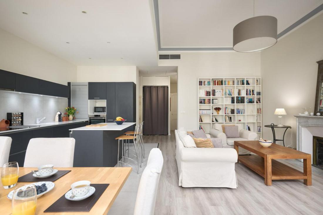 Apartment Sunlight - Gisele - Hyper Central, 1 Bedroom With Large Living *