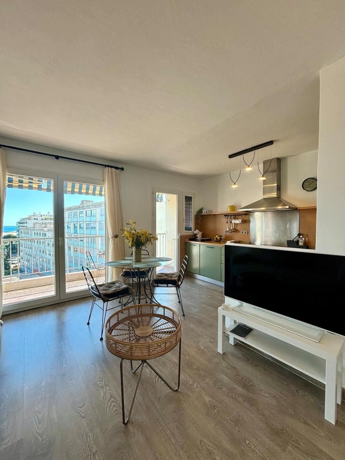 Apartment Stunning Sea Views, Full Sun Exposure