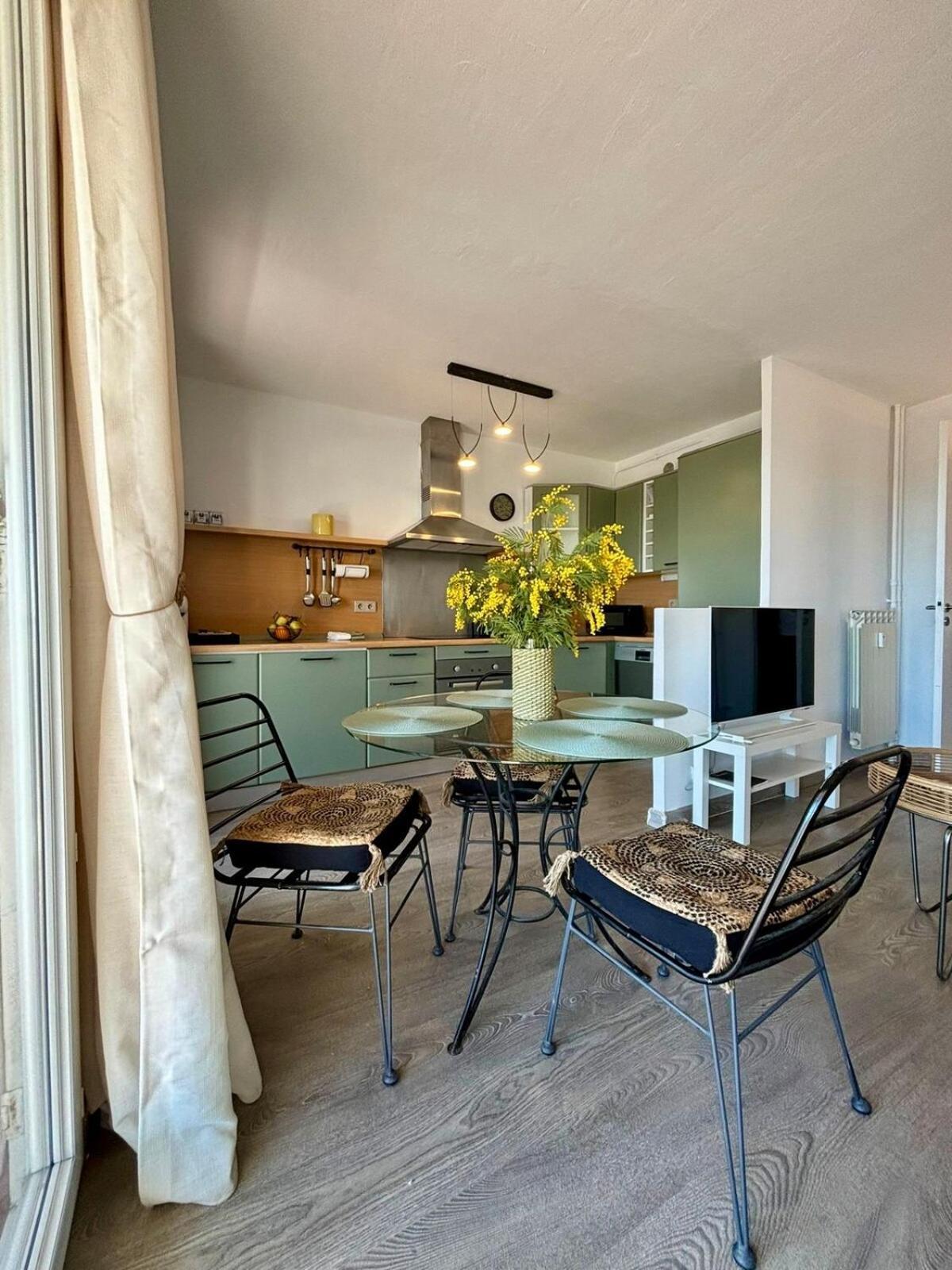 Apartment Stunning Sea Views, Full Sun Exposure Nice