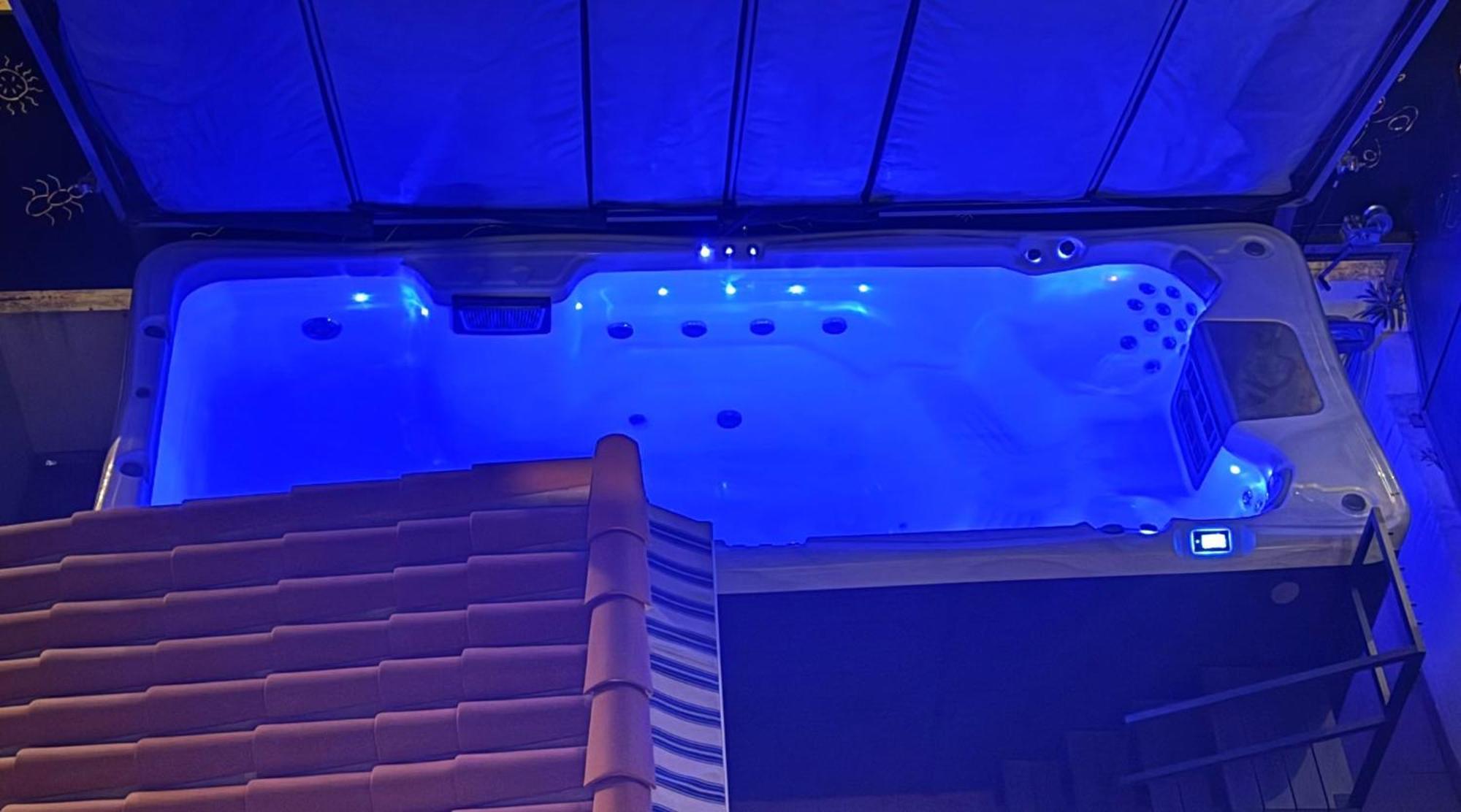 Piscine Jacuzzi Privée Chauffée, Terrasse Et Garage à Appartement Nice