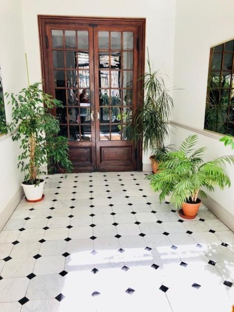 Spacious 5 Min To Sea Apartment