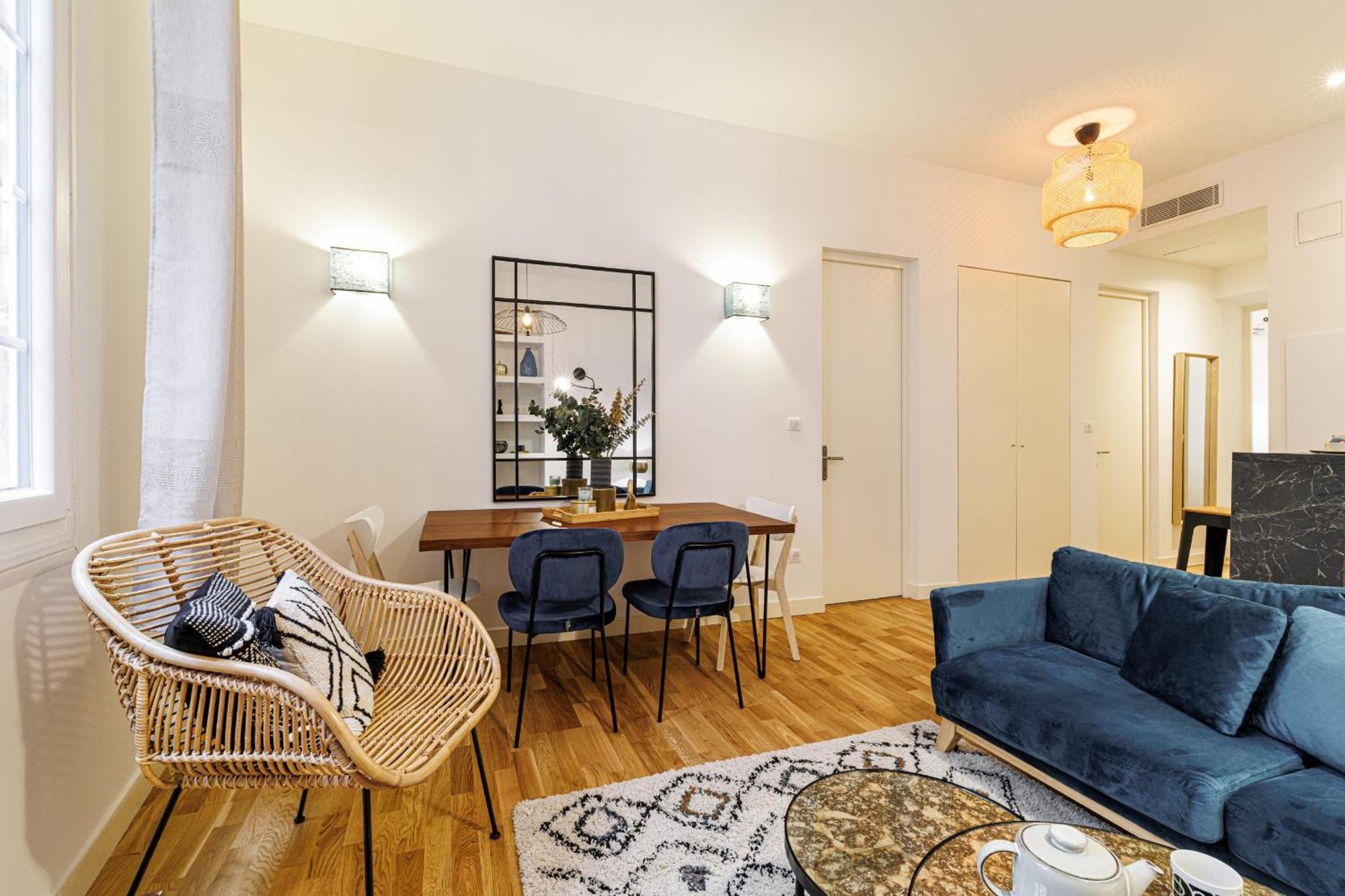 Apartment Chic & Cozy 2 Bdr Heart Of The Old Town *