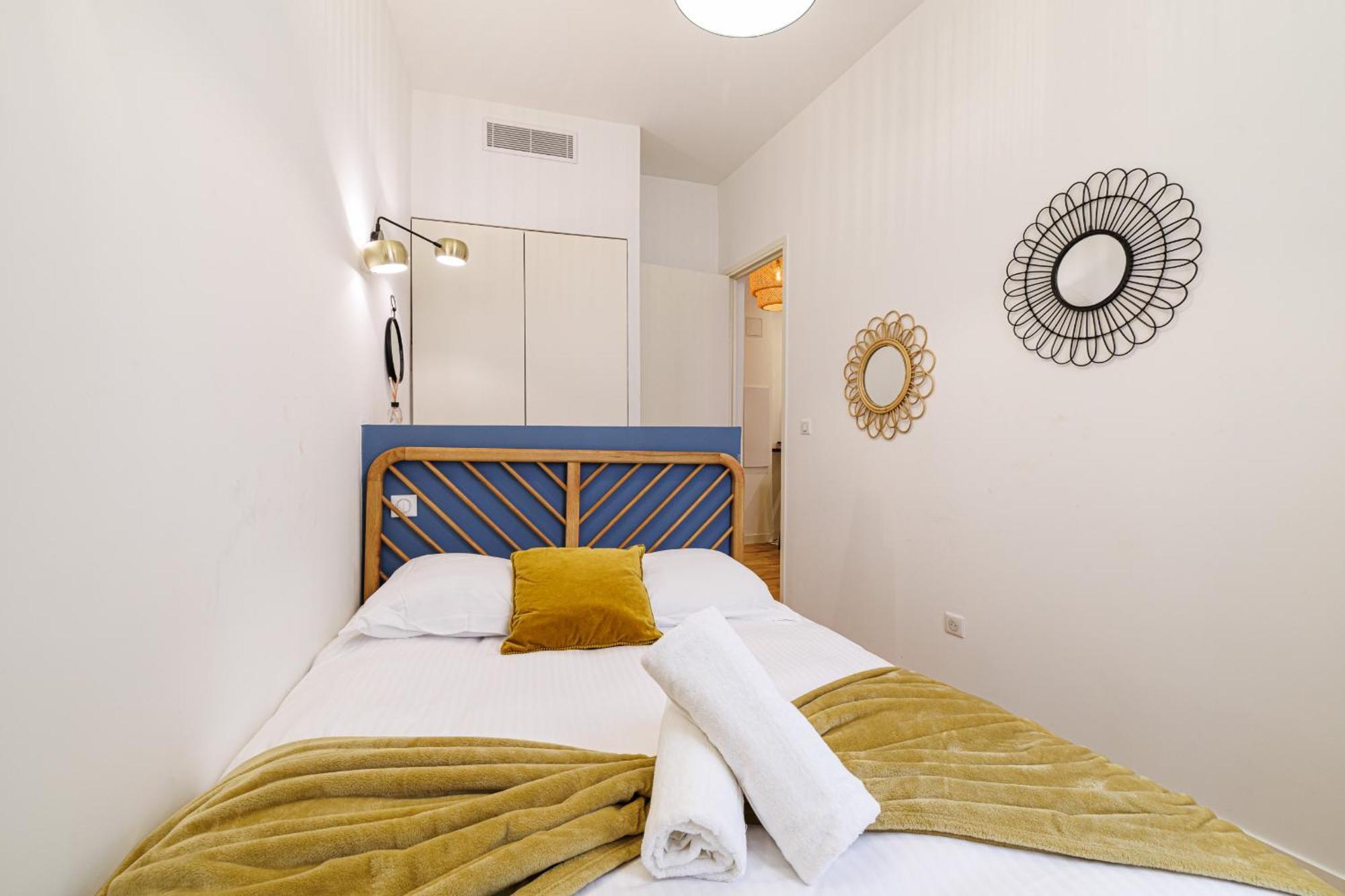 Chic & Cozy 2 Bdr Heart Of The Old Town Apartment