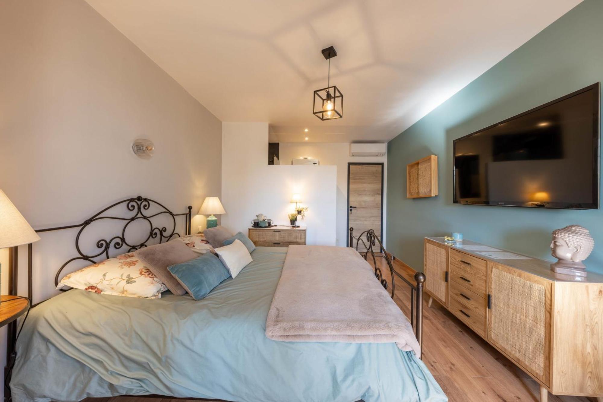 Holiday home Deluxe With Garden Pool And Sea View Nice