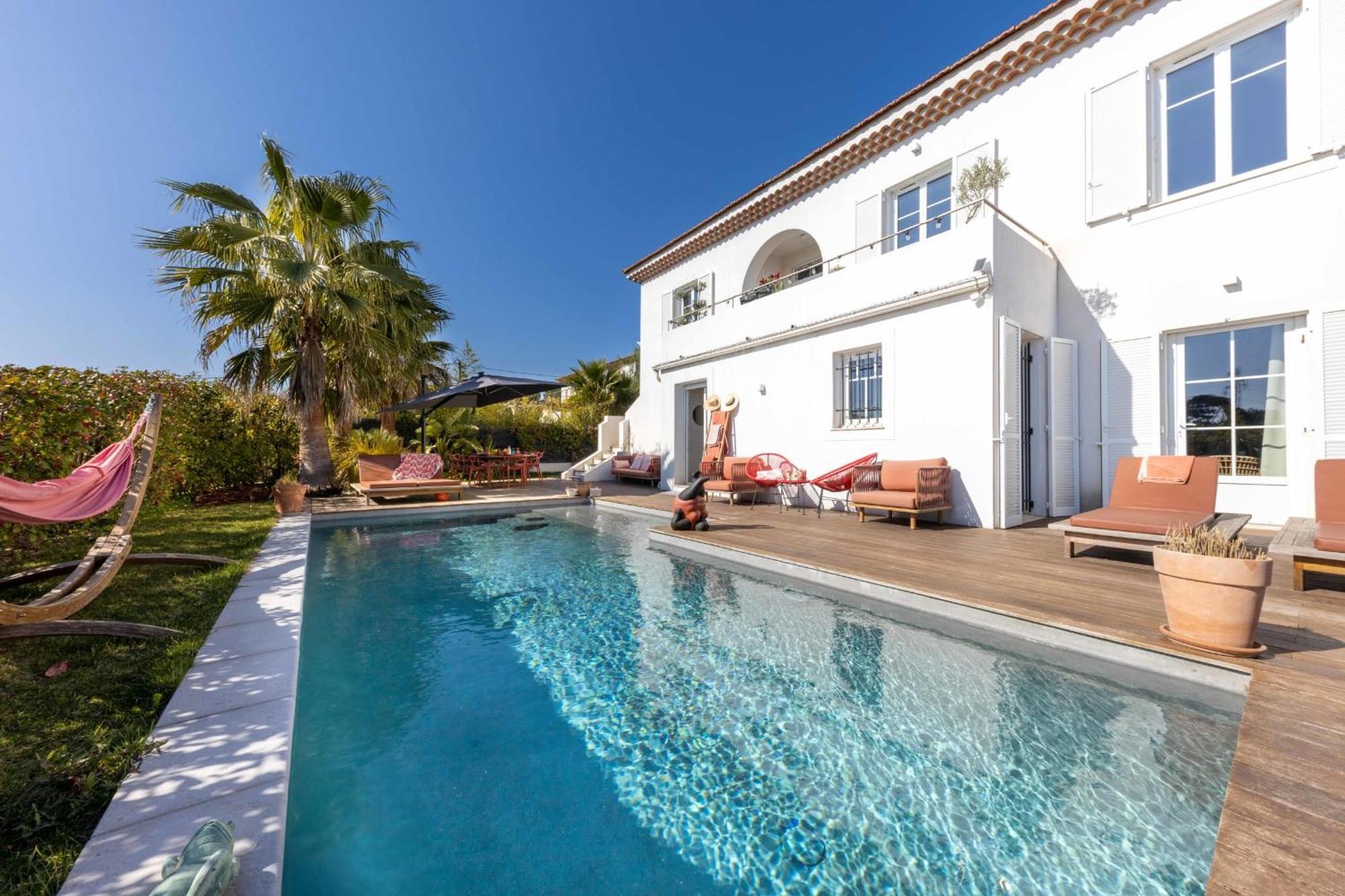 Holiday home Deluxe With Garden Pool And Sea View