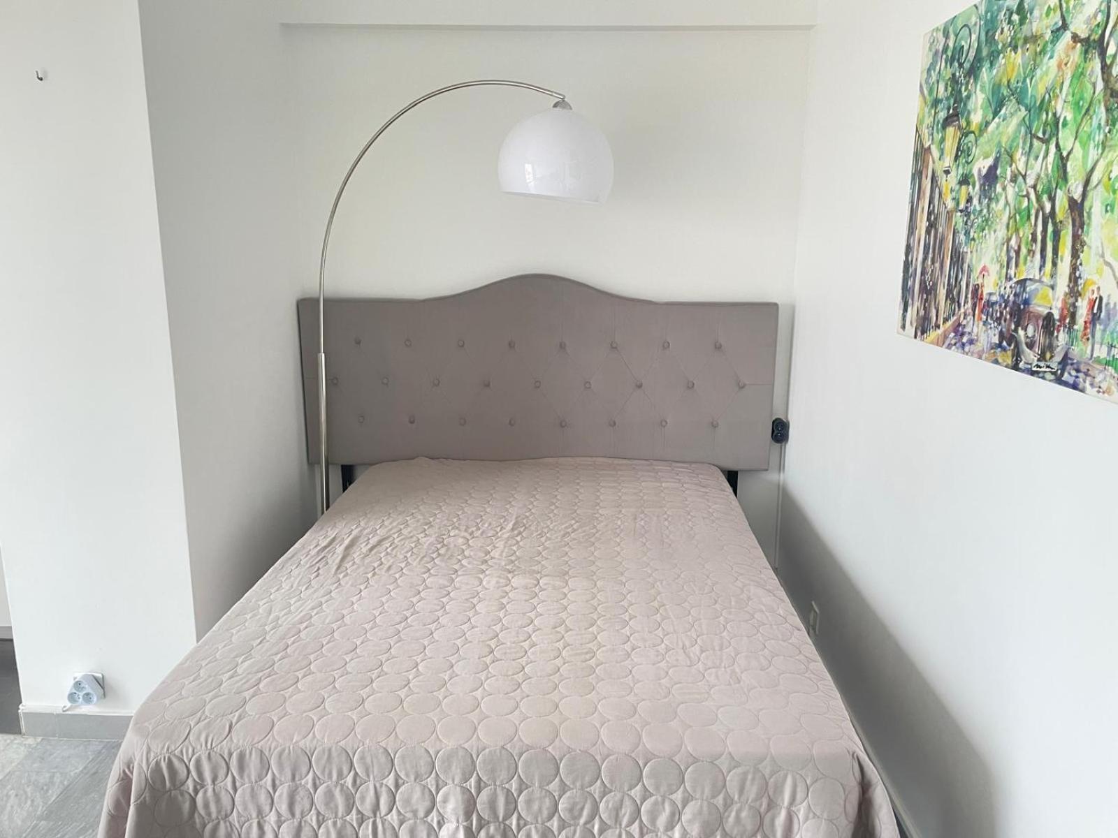 En Face De La Avec Vue Fantastique !