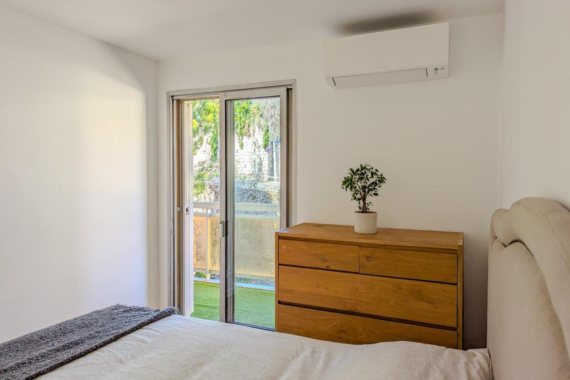 Apartment For 8 Guests In Center Nice