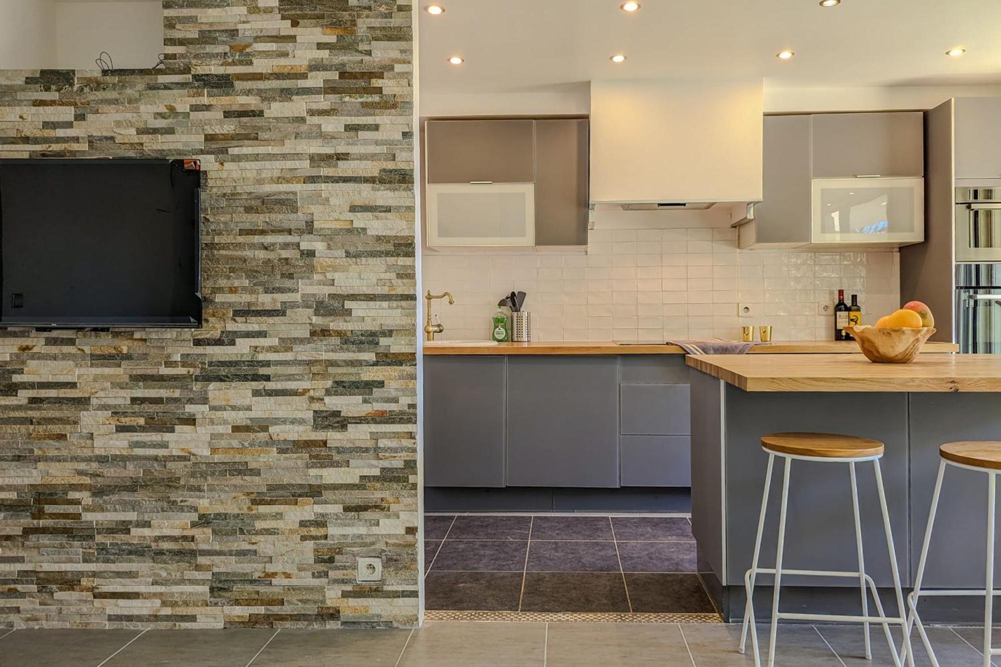 Apartment For 8 Guests In Center