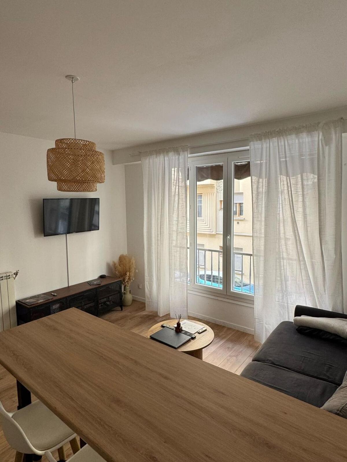 Apartment Charming 2p Center For 4