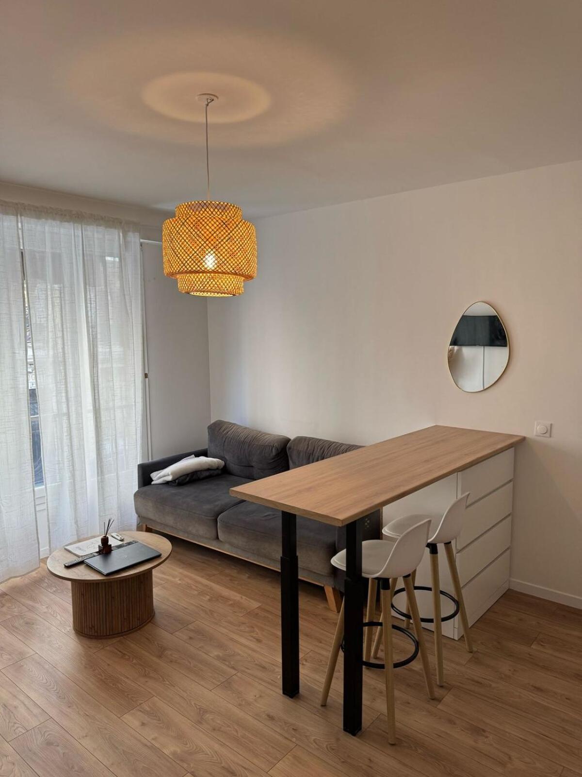 Charming 2p Center For 4 Apartment