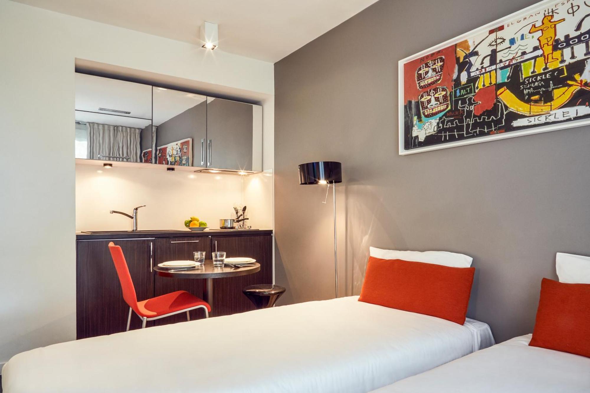 Adagio Centre 3*