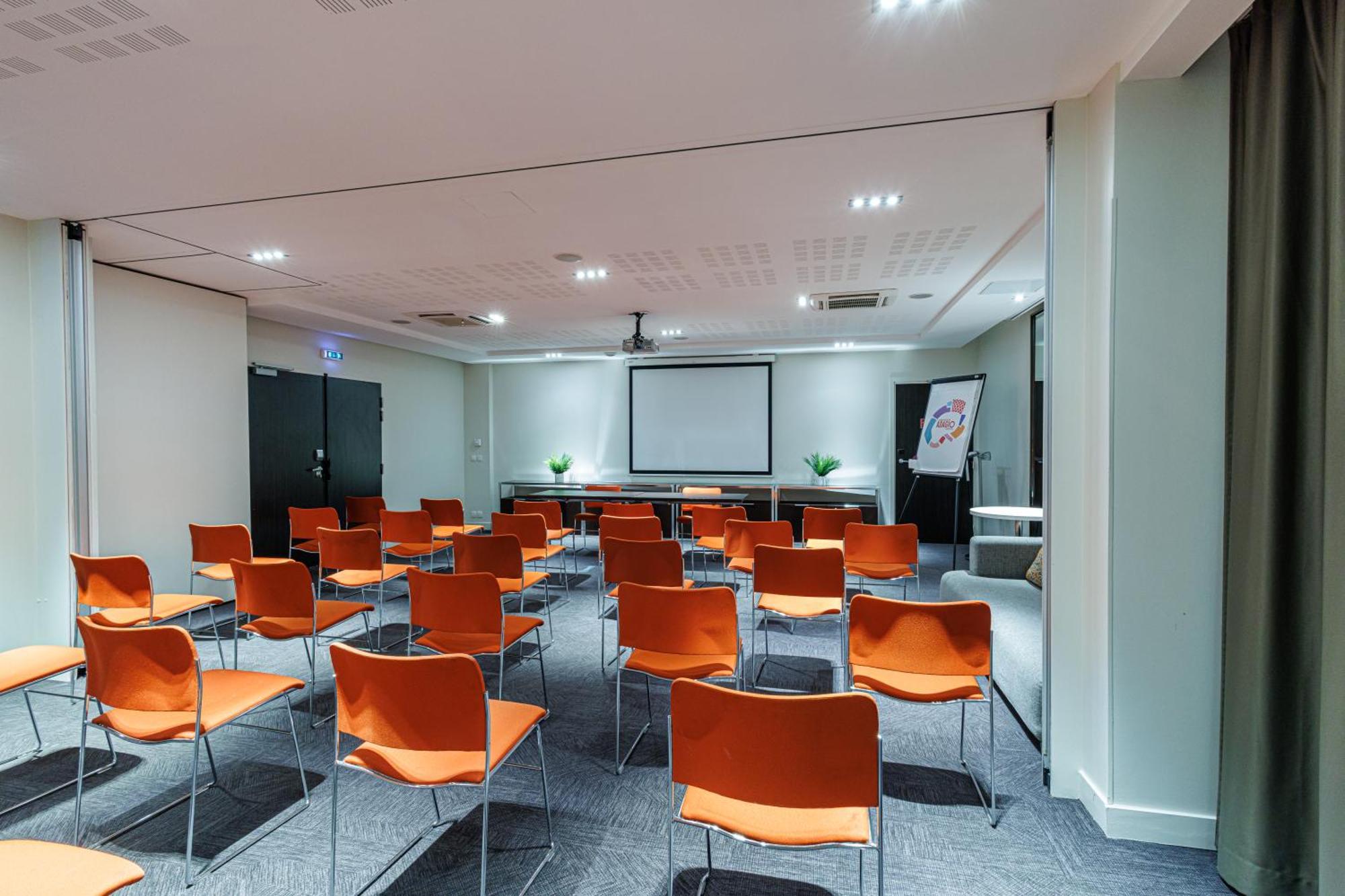 Adagio Centre