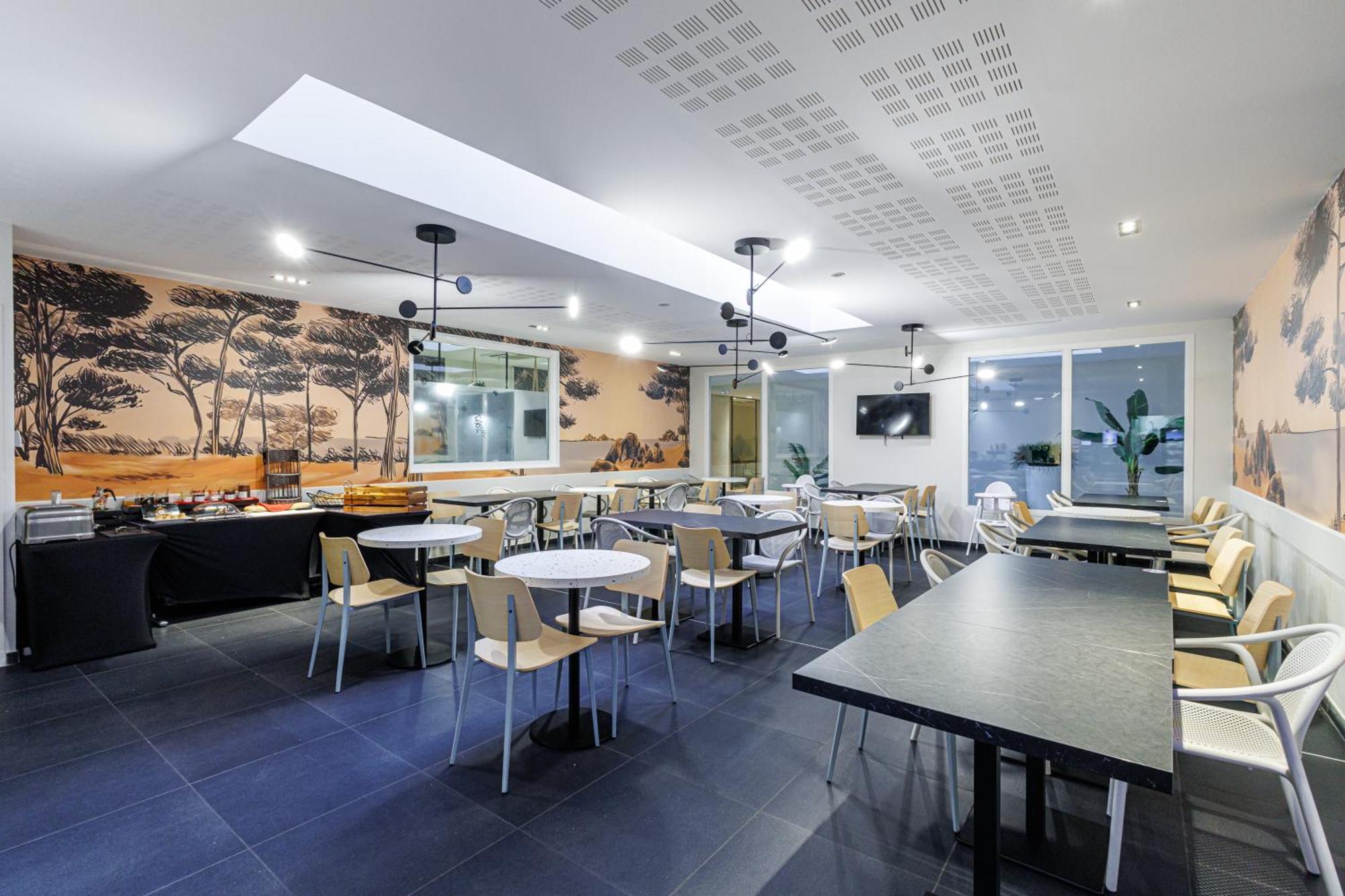 Adagio Centre Aparthotel 3*