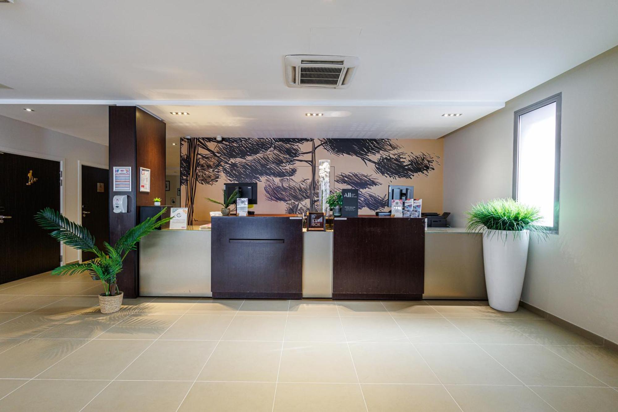 Adagio Centre 3*
