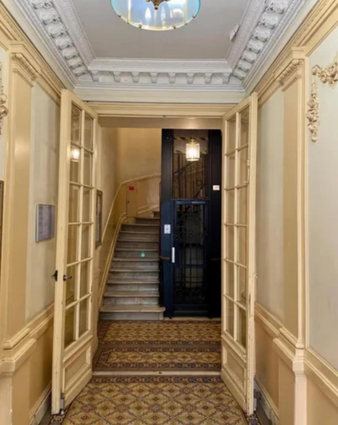 Les De Cedric Iconic Tram Gare Pour Personnes Calmes Homestay Nice