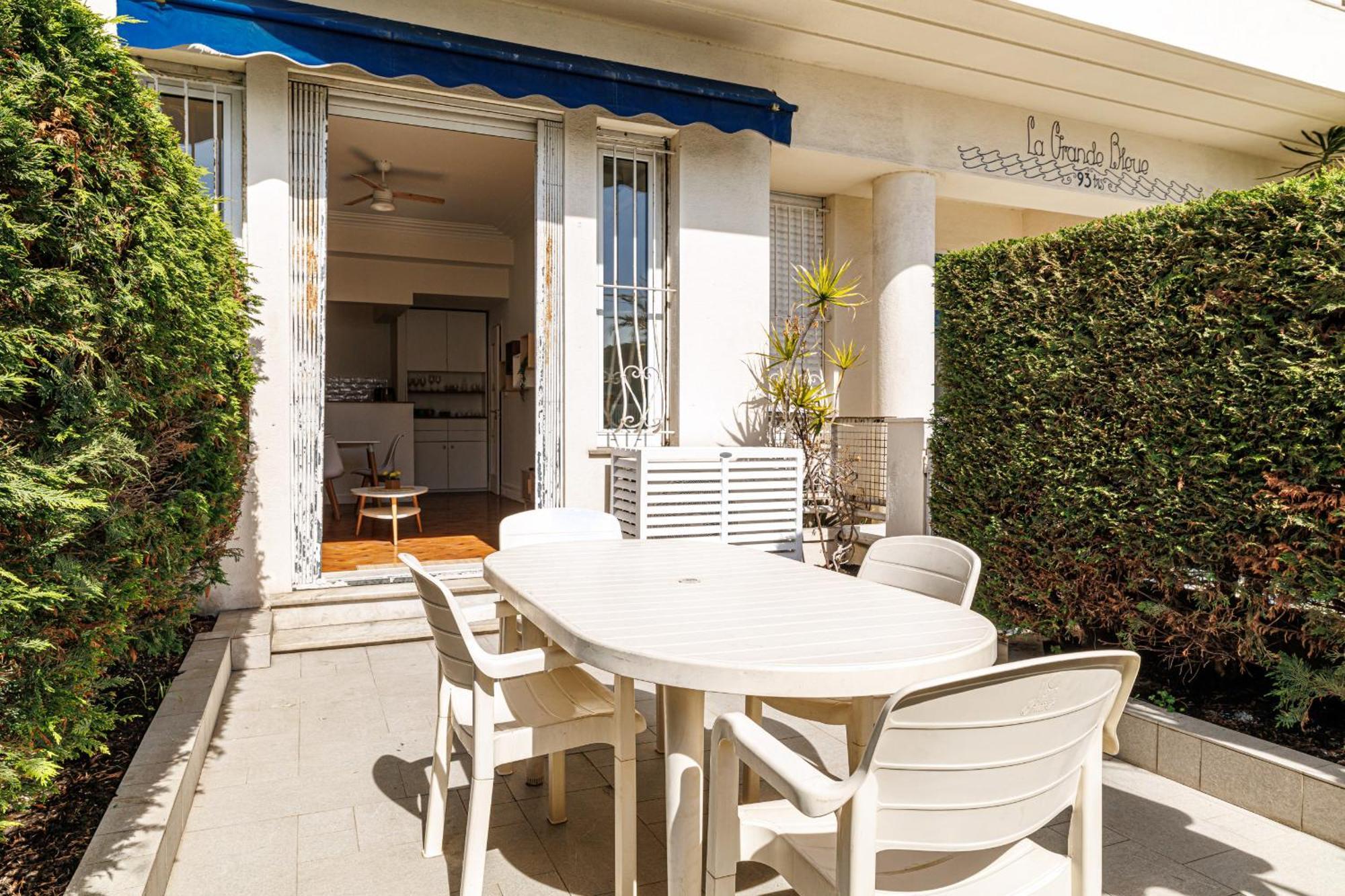 Promenade Des 2 Bdr Large Terrace Apartment Nice