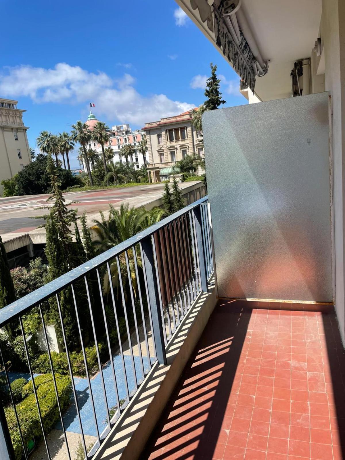 #26 Idealy Located Flat Ac 2mins Walk To Sea Balcony Nice