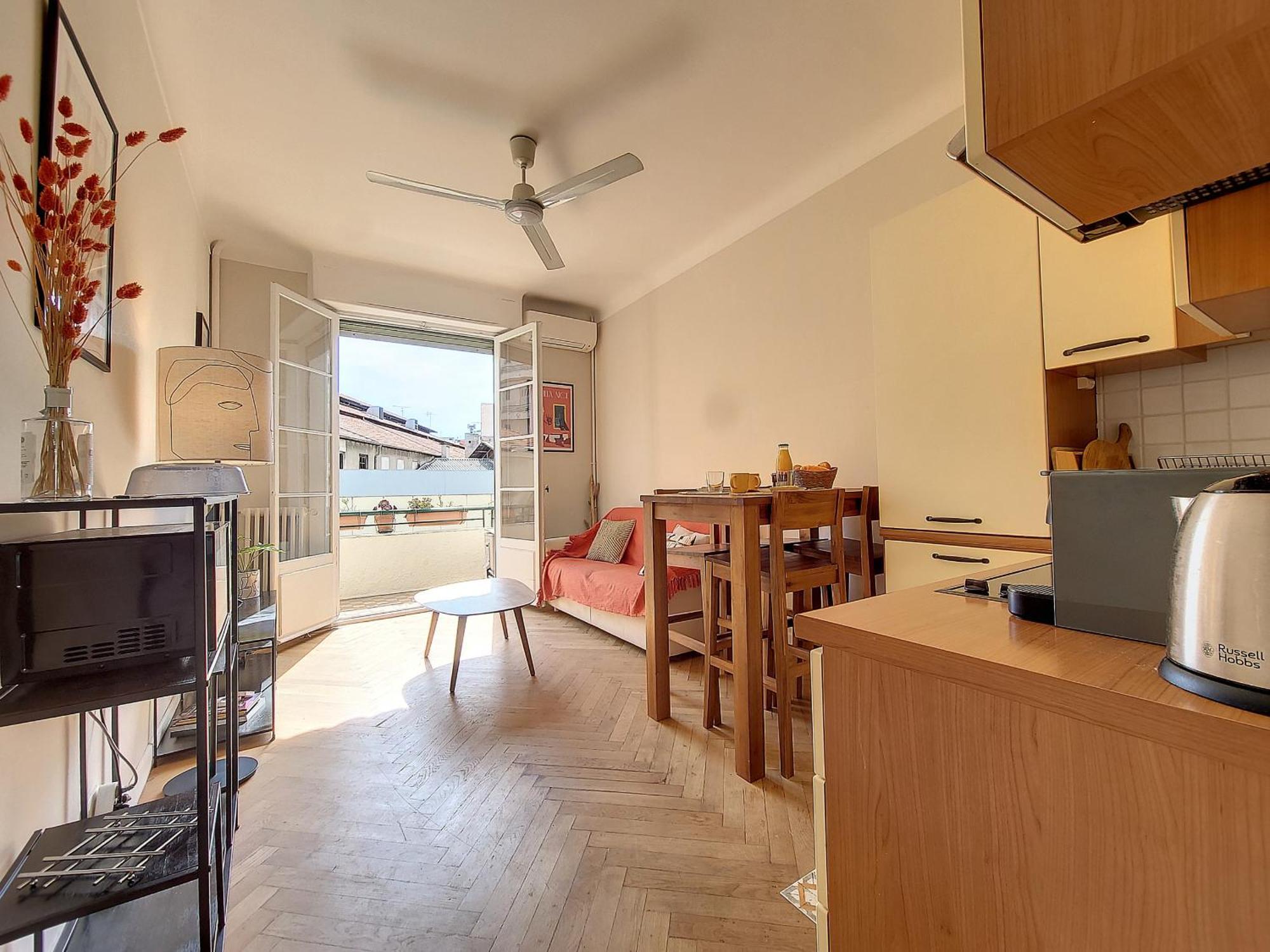 Nestor&jeeves - Pantai - Near - Balcony Nice