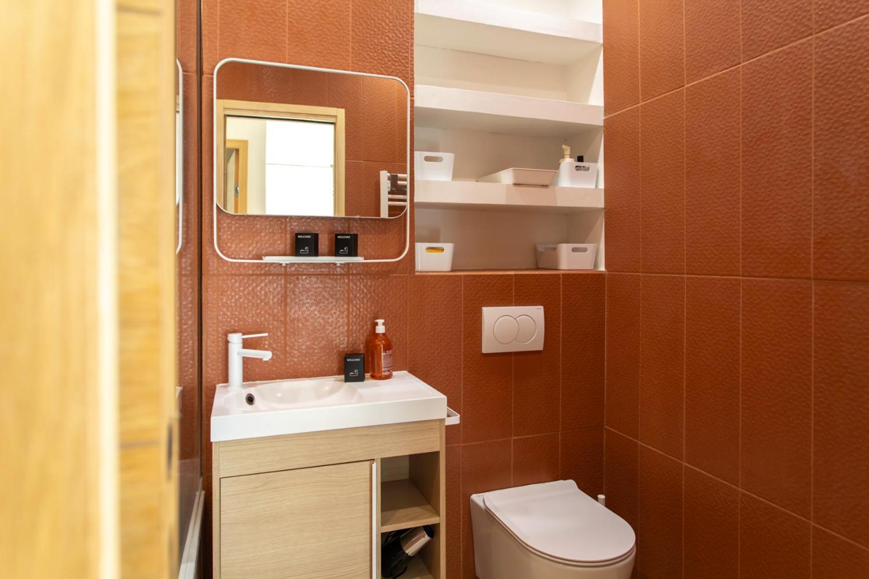 Apartment #25 2bdr Port, 5min From The Old Town Balcony, Ac&wifi *