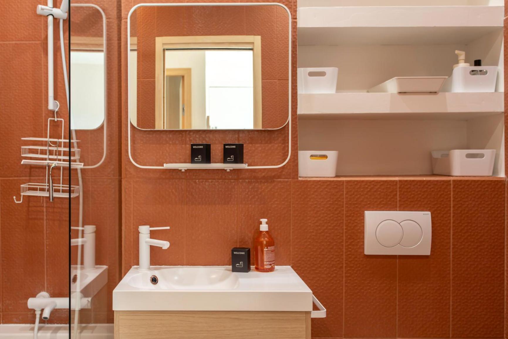 #25 2bdr Port, 5min From The Old Town Balcony, Ac&wifi Apartment *