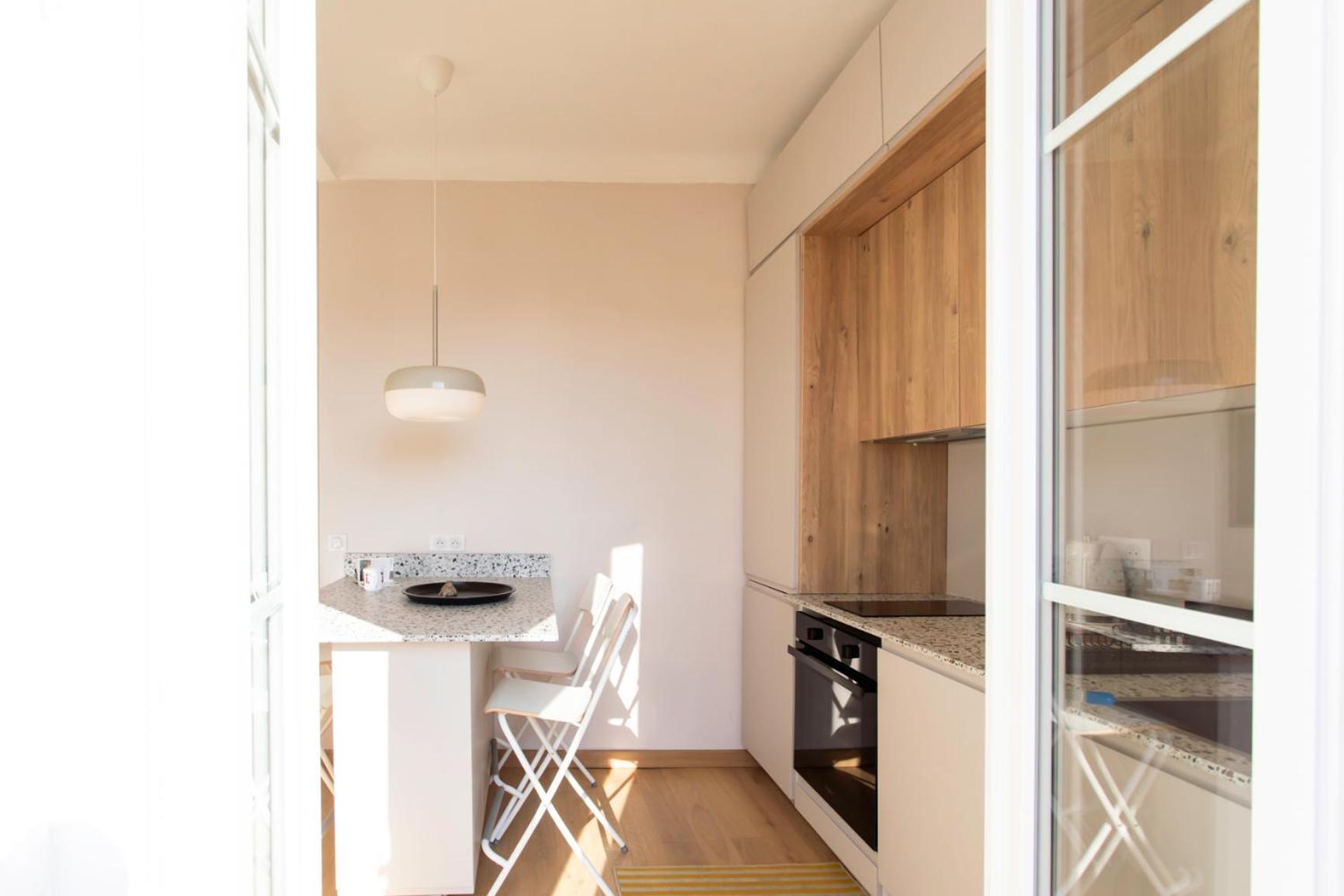 Apartment #25 2bdr Port, 5min From The Old Town Balcony, Ac&wifi