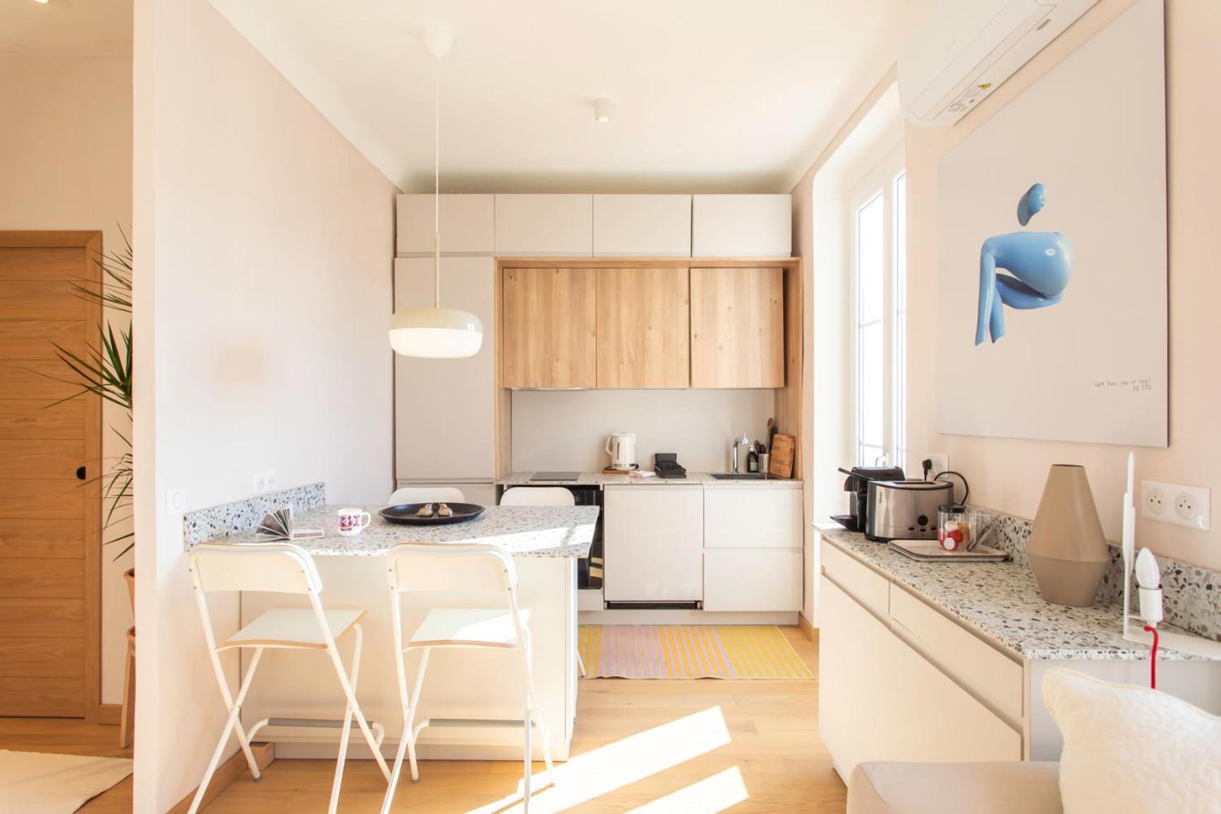 #25 2bdr Port, 5min From The Old Town Balcony, Ac&wifi Apartment *